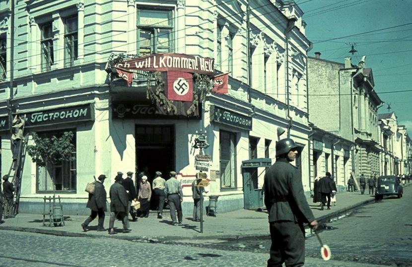 Nazi occupation of Zhytomyr during the Second World War. Wehrmacht military regulator on the corner of Velyka Berdychivska (during the occupation - Adolf Hitler Street) and Mykhailivska